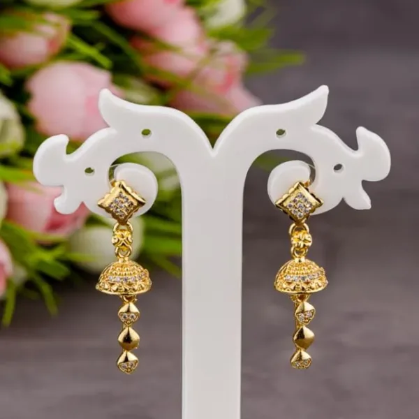 GOLDEN JHUMKHA