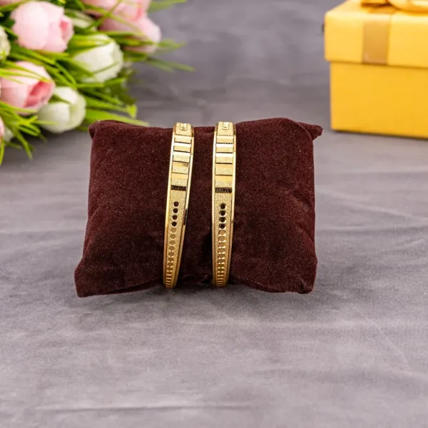 Modern BRACELATE