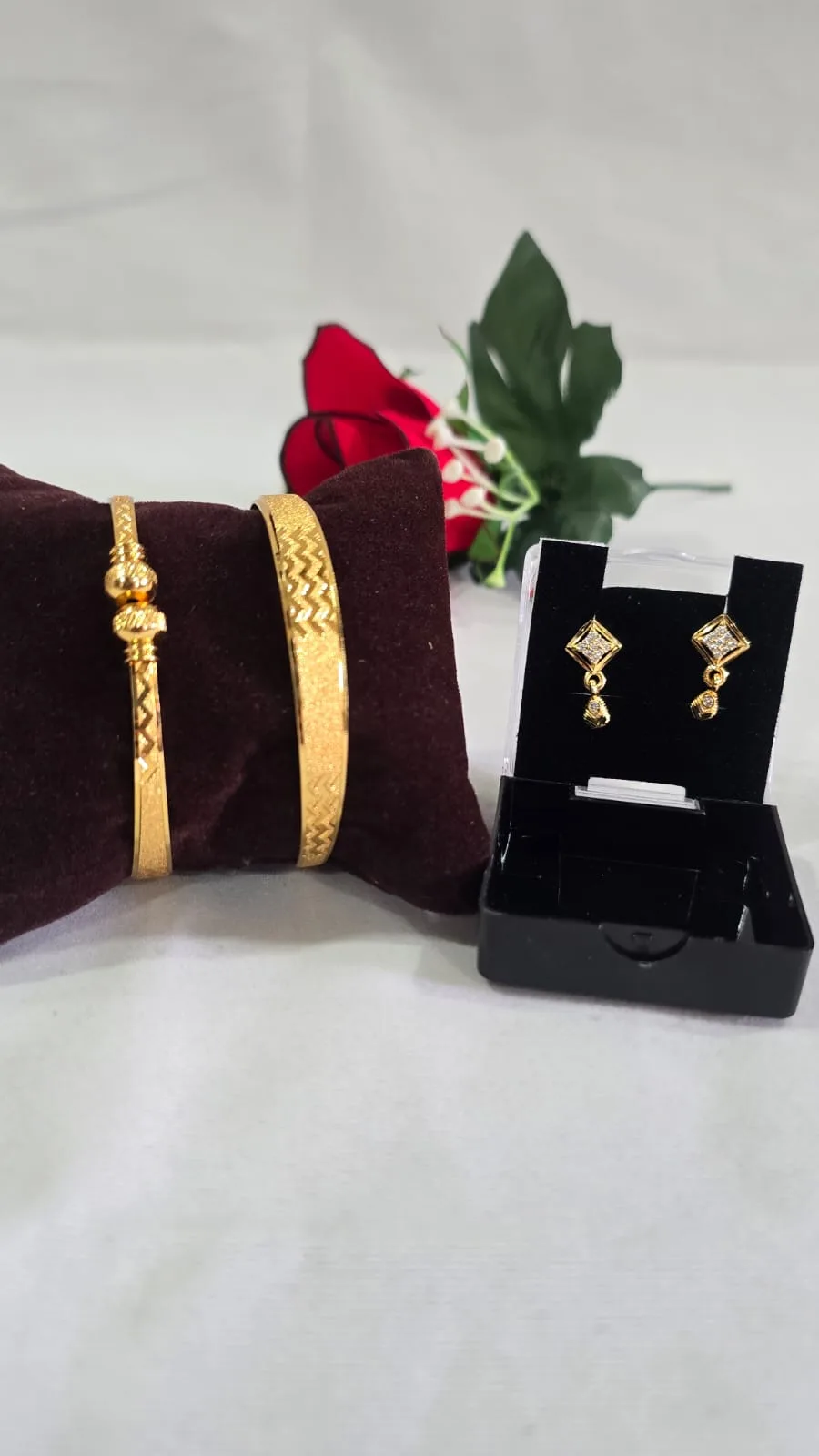 GOLDEN BLOOM SET FREE BUTI WORTH ₹99 - Image 2