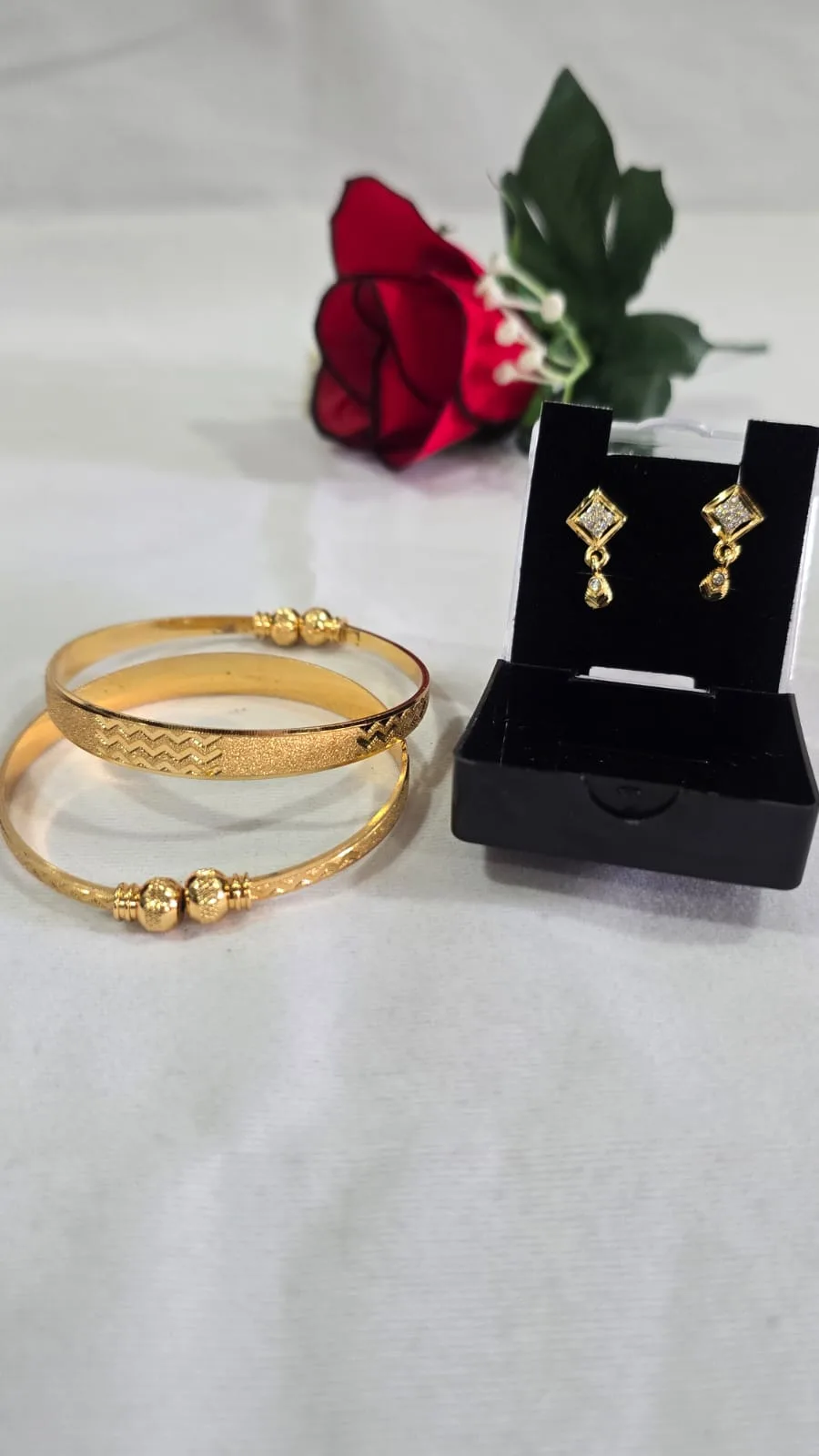 GOLDEN BLOOM SET FREE BUTI WORTH ₹99