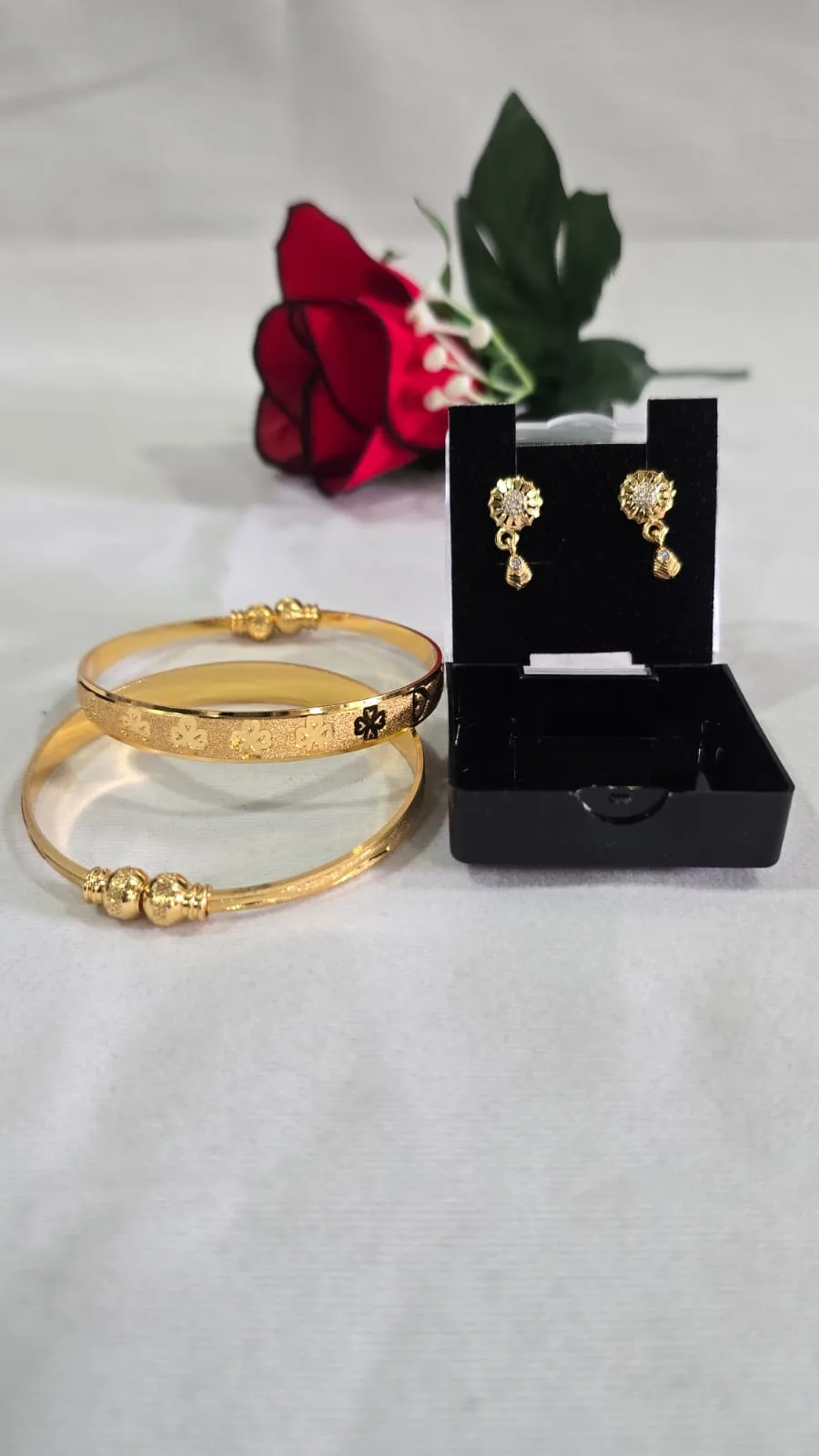 GOLDEN BLOOM SET FREE BUTI WORTH ₹99