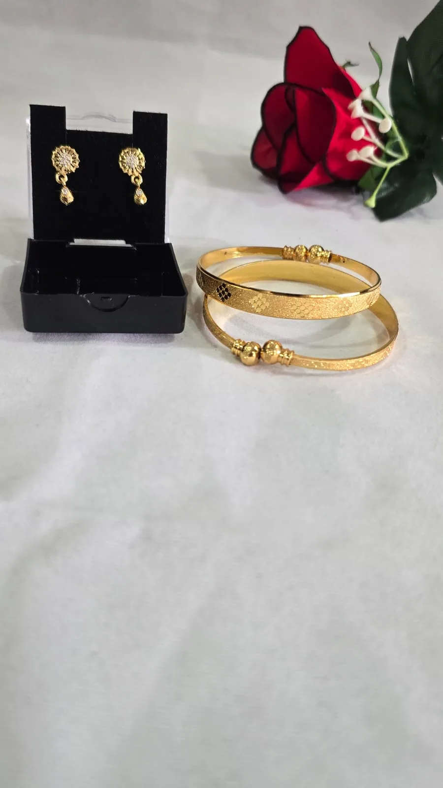 GOLDEN BLOOM SET FREE BUTI WORTH ₹99 - Image 2