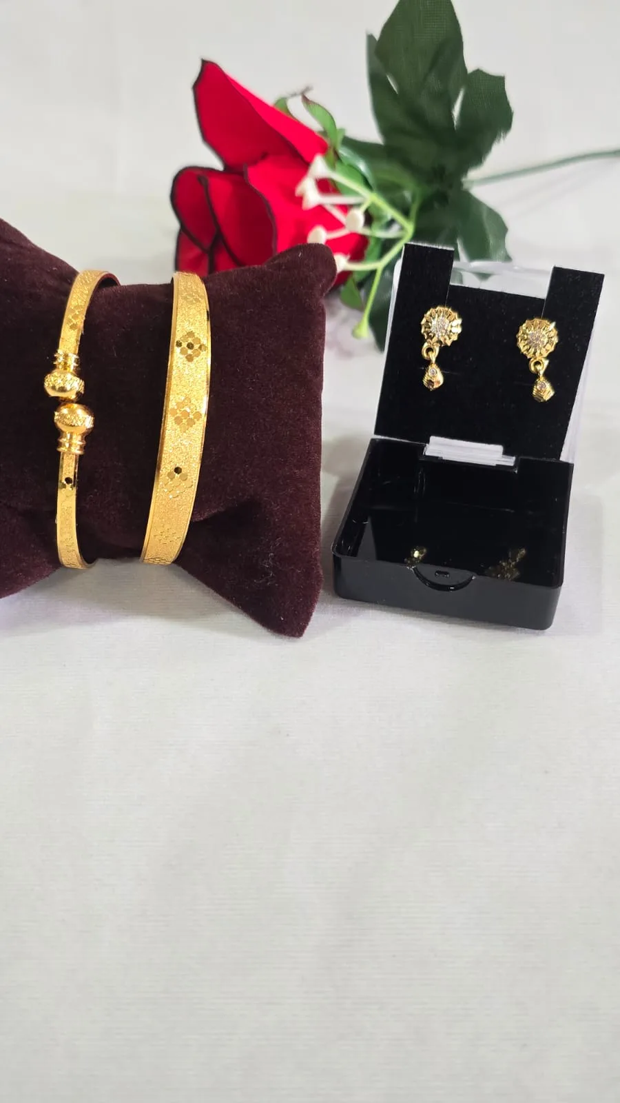 GOLDEN BLOOM SET FREE BUTI WORTH ₹99