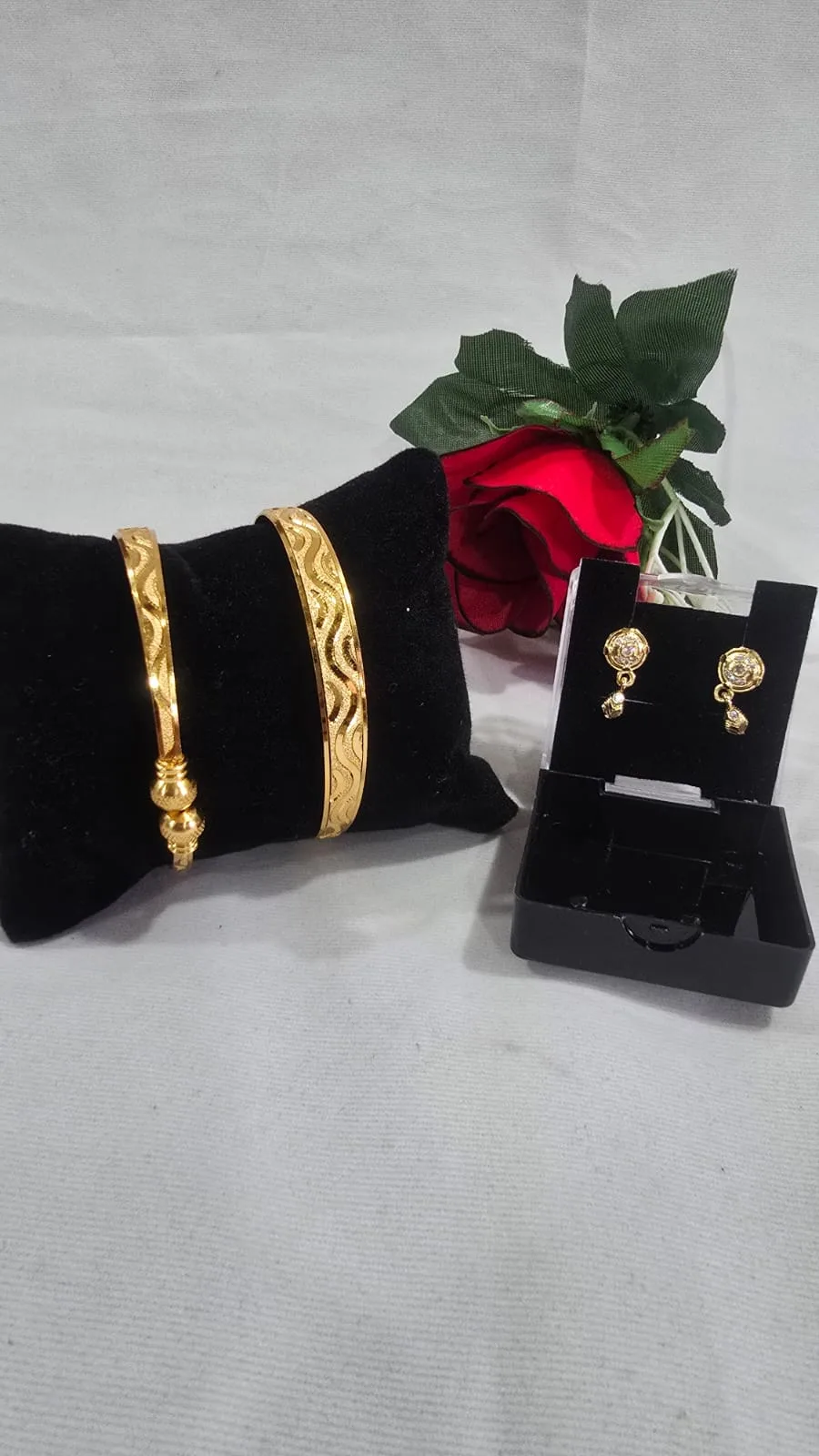 GOLDEN BLOOM SET-FREE BUTI WORTH ₹99 - Image 2