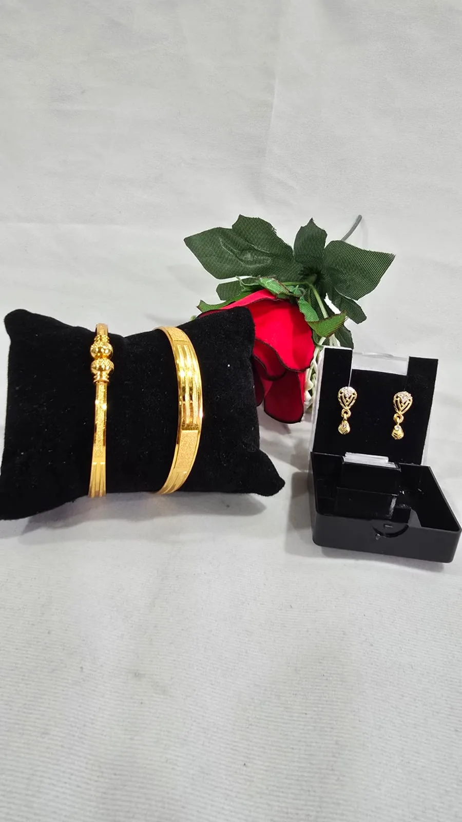 GOLDEN BLOOM SET-FREE BUTI WORTH ₹99 - Image 3