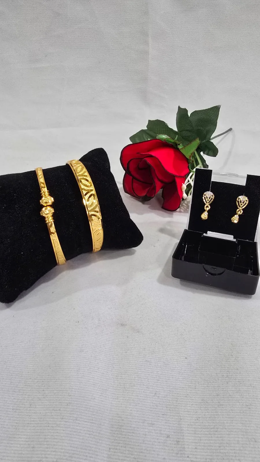 GOLDEN BLOOM SET-FREE BUTI WORTH ₹99 - Image 2
