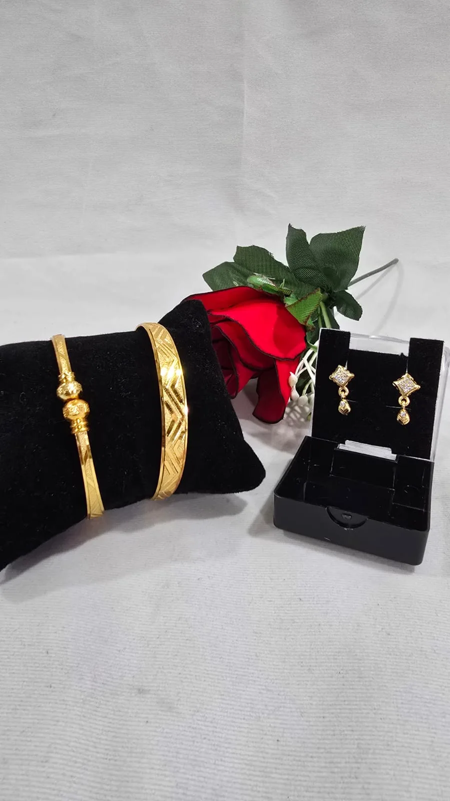 GOLDEN BLOOM SET-FREE BUTI WORTH ₹99 - Image 2