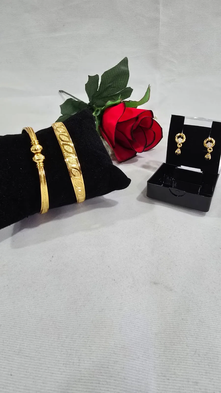 GOLDEN BLOOM SET-FREE BUTI WORTH ₹99 - Image 2