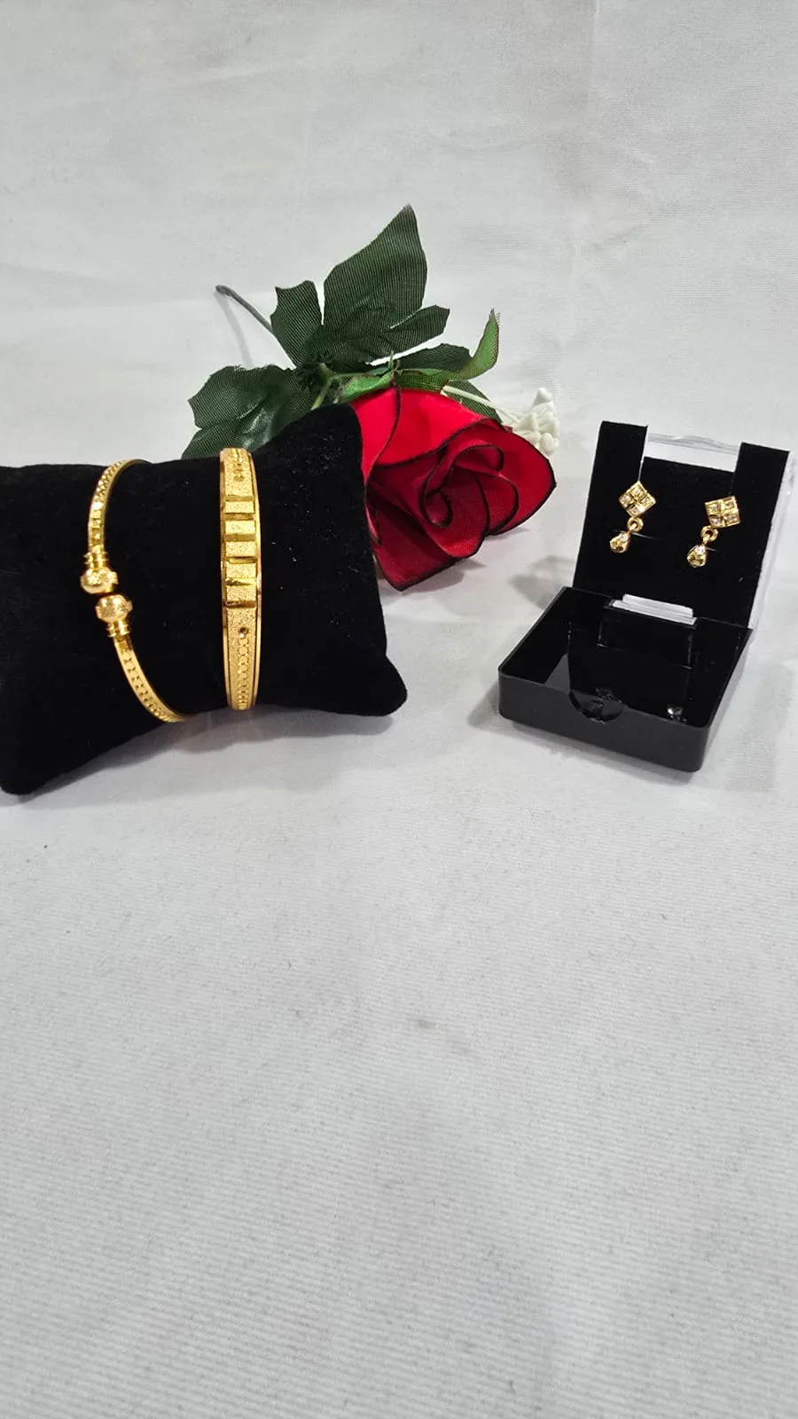 GOLDEN BLOOM SET-FREE BUTI WORTH ₹99 - Image 2